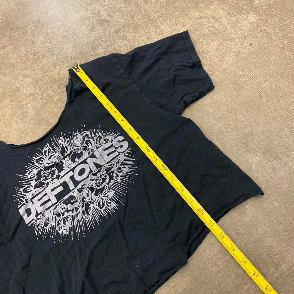 Vintage Y2K Deftones Music Alternative Women's Band Tee T-Shirt Size Small